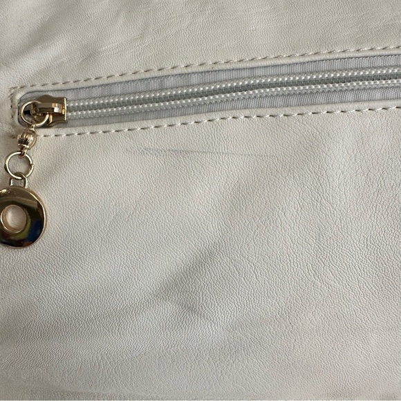 Scarleton White Faux Leather Bag Black Wooden Handle Floral Embellishment Retro‎ - Picture 3 of 9